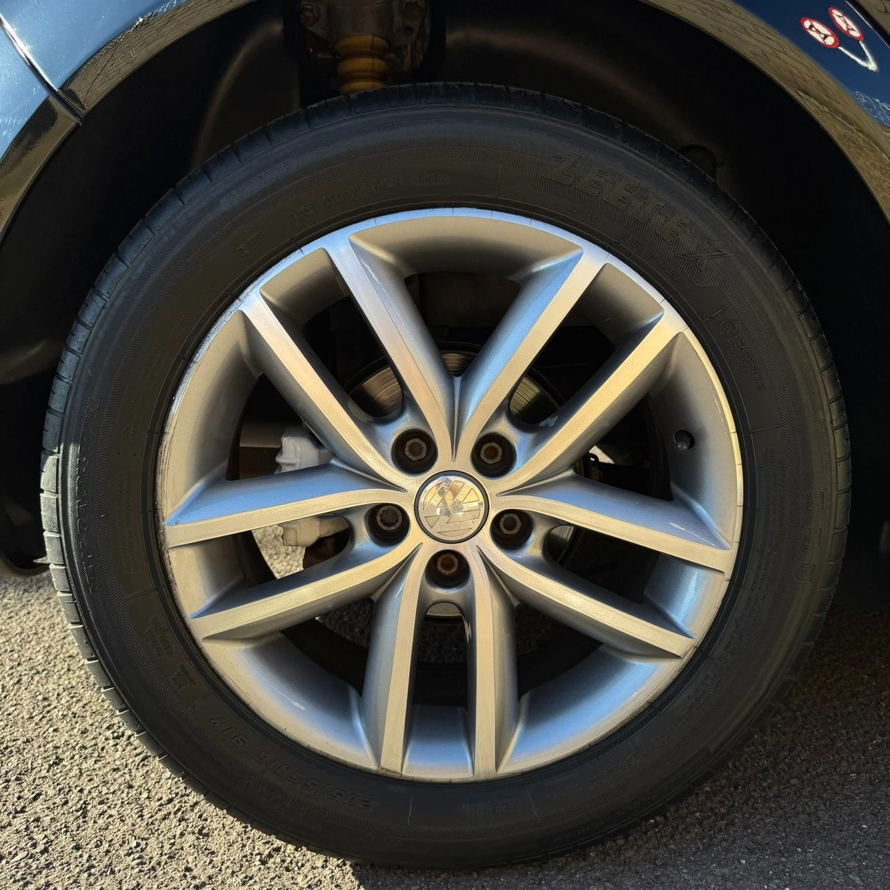 VOLKSWAGEN GOLF