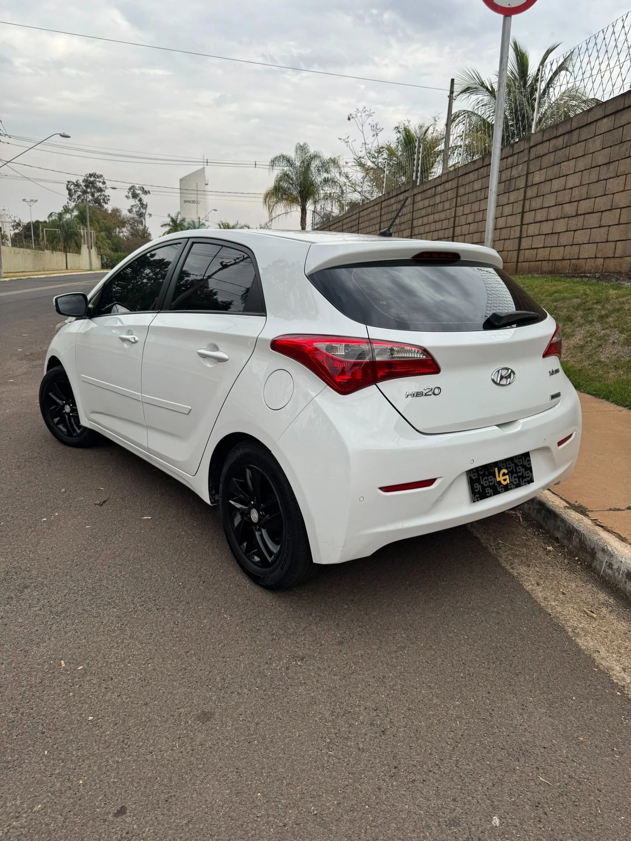 HYUNDAI HB20