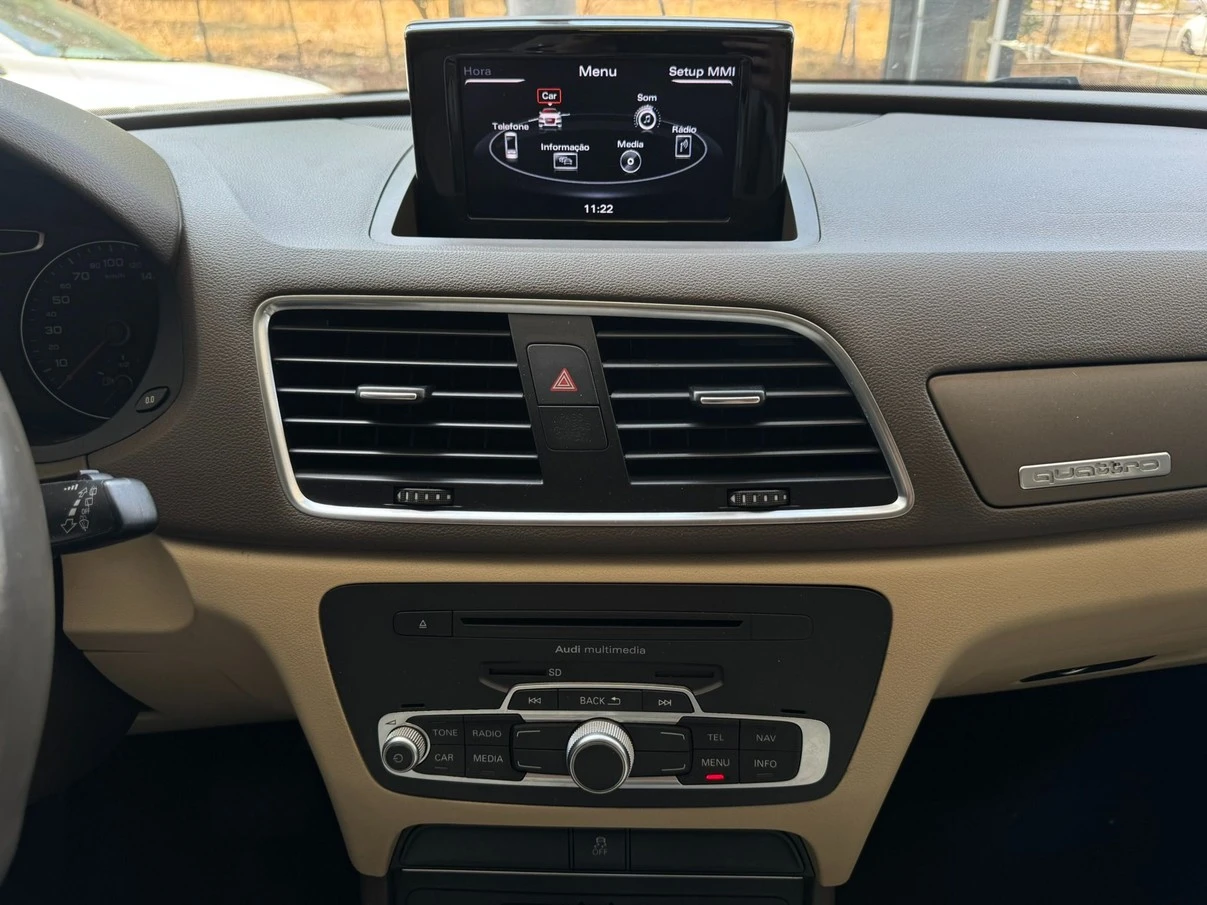 AUDI Q3