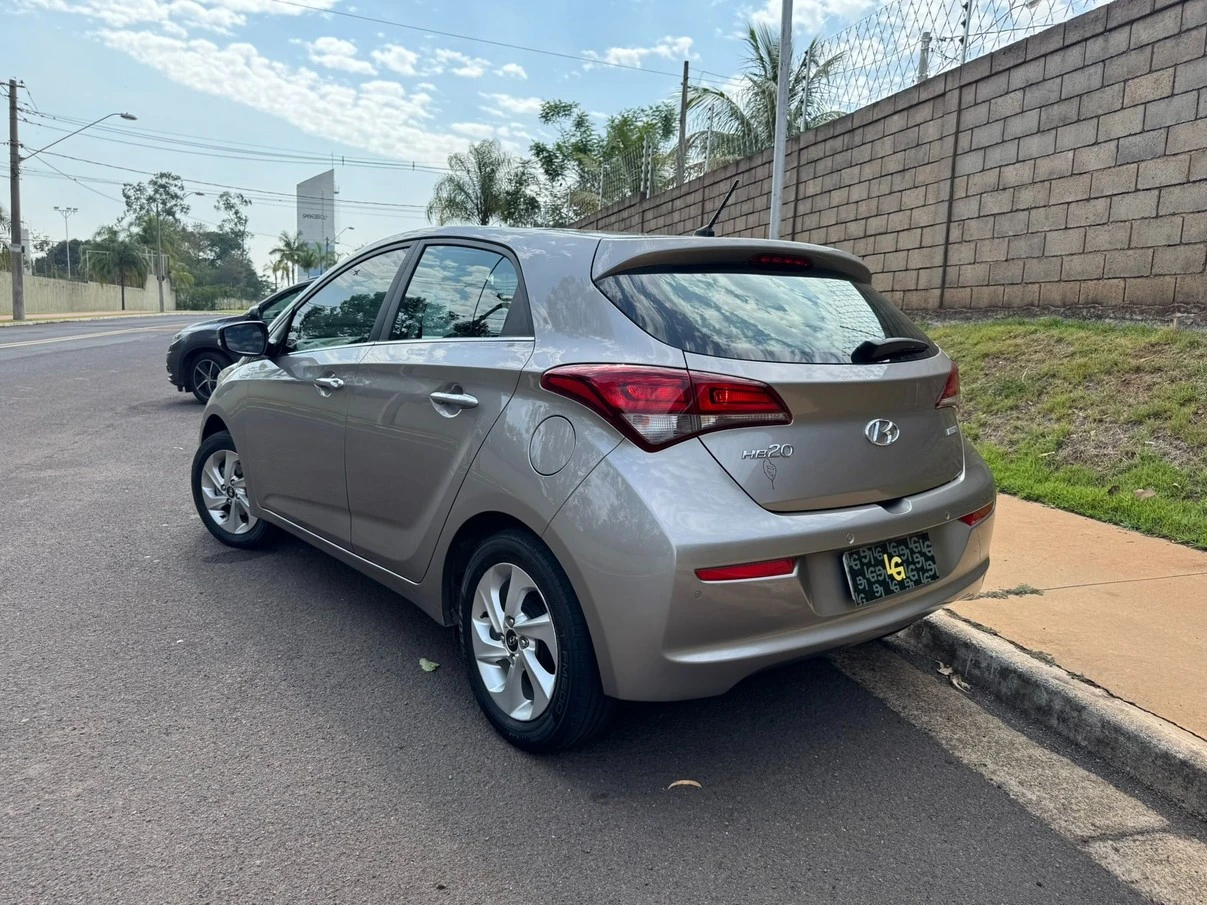 HYUNDAI HB20
