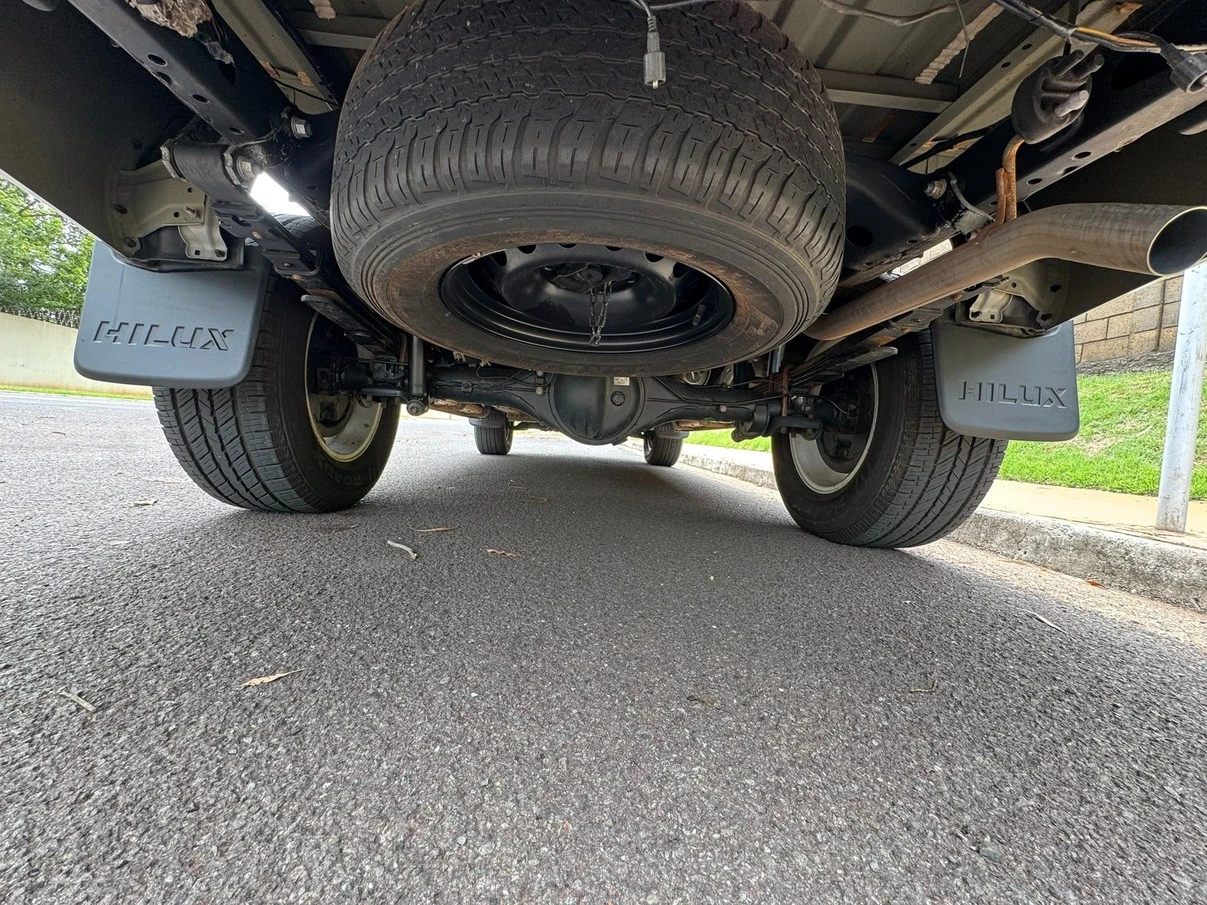 TOYOTA HILUX