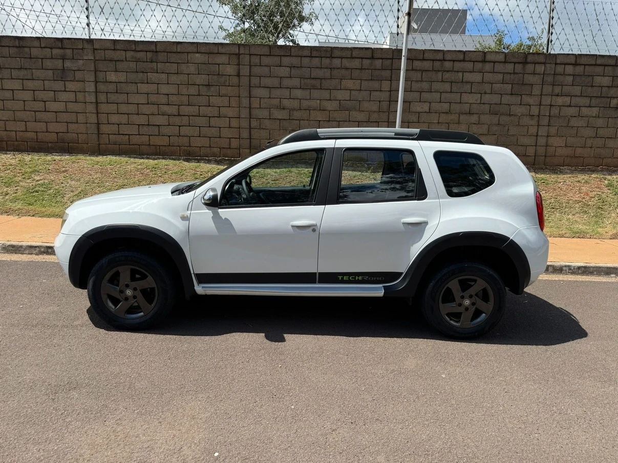 RENAULT DUSTER