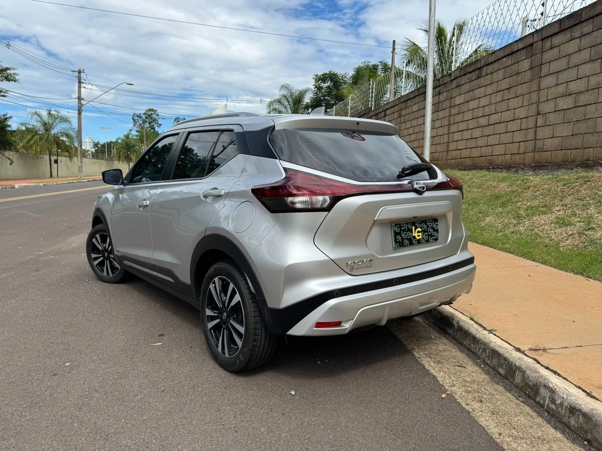 NISSAN KICKS