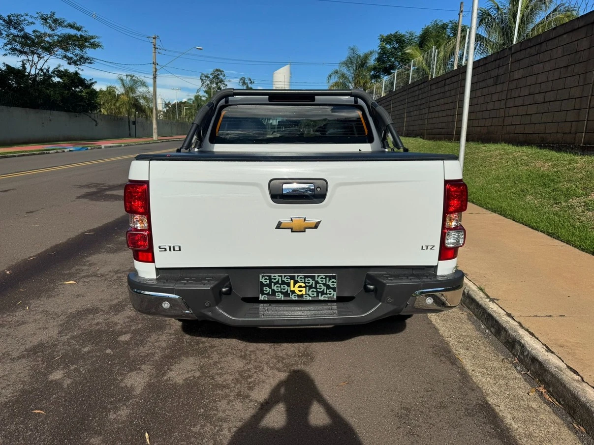 CHEVROLET S10