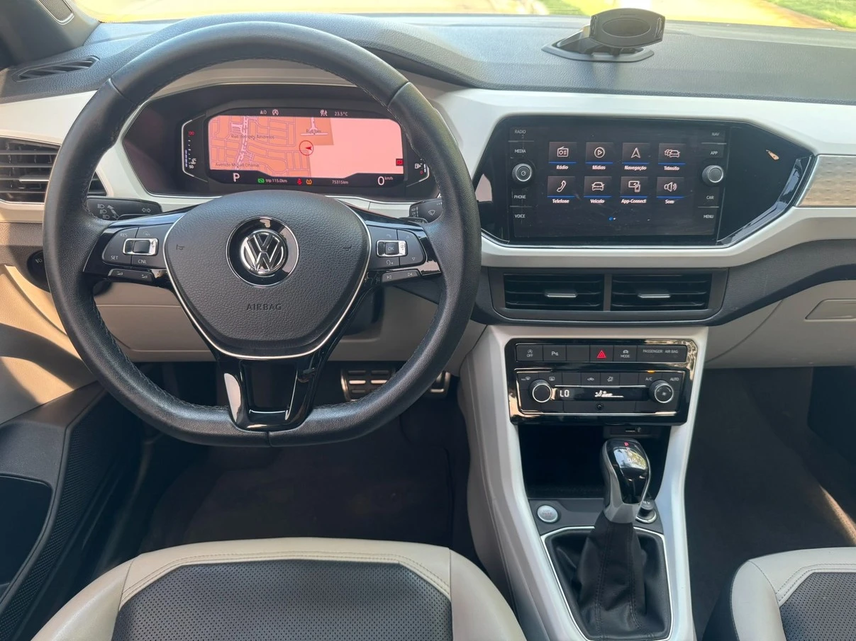 VOLKSWAGEN T-CROSS