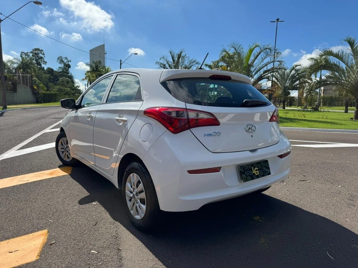 HYUNDAI HB20