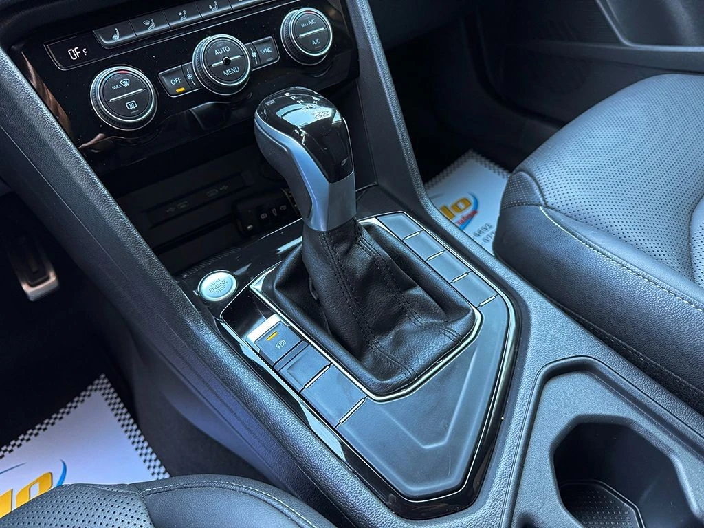 VOLKSWAGEN TAOS