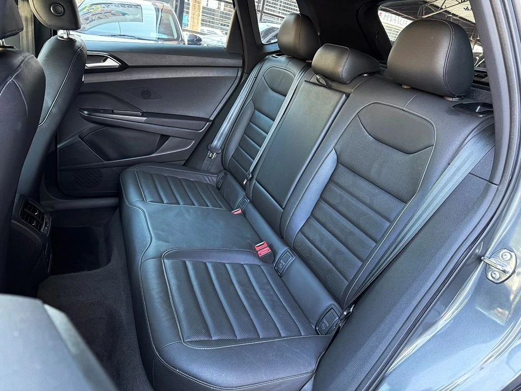 VOLKSWAGEN TAOS