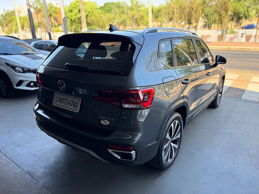 VOLKSWAGEN TAOS