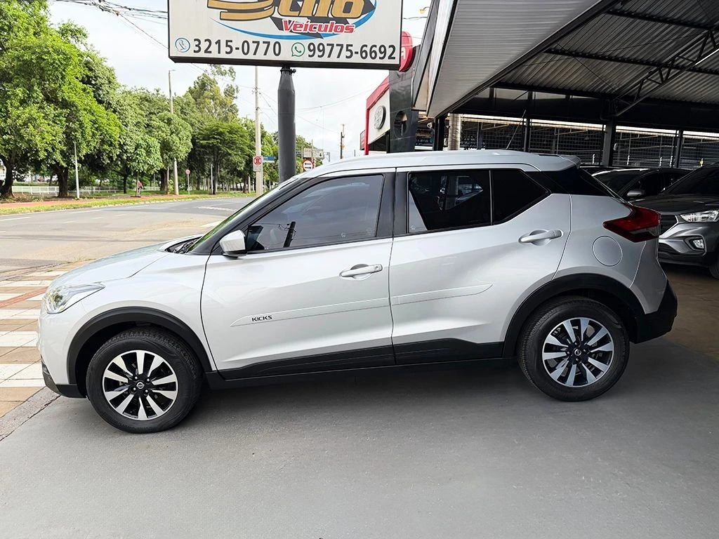 NISSAN KICKS