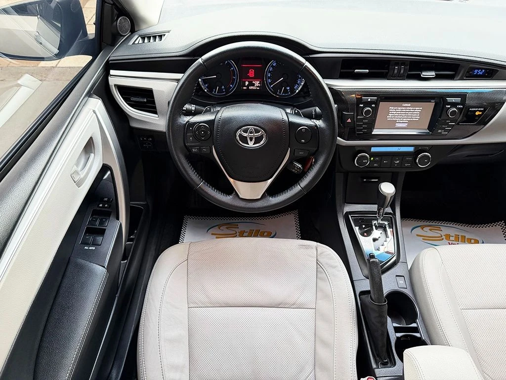 TOYOTA COROLLA