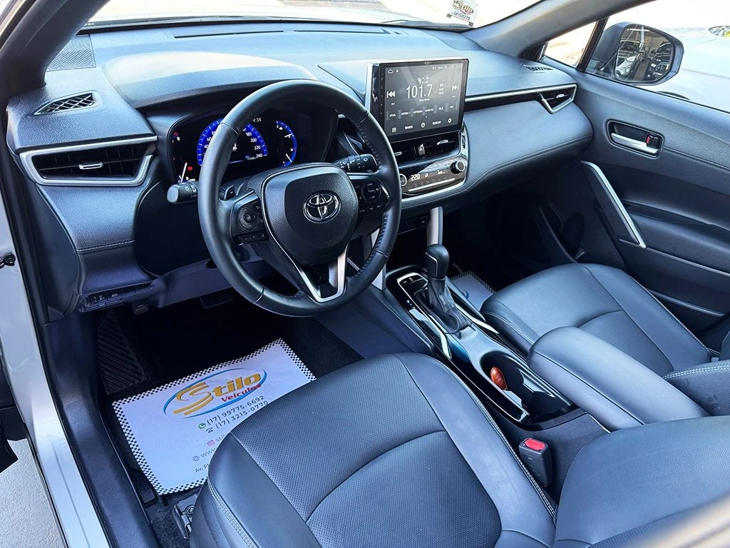 TOYOTA COROLLA CROSS