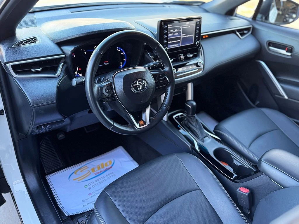 TOYOTA COROLLA CROSS