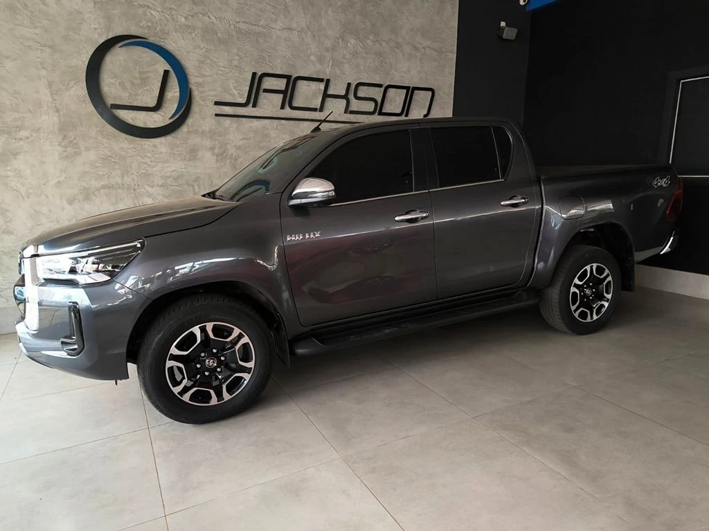 TOYOTA HILUX