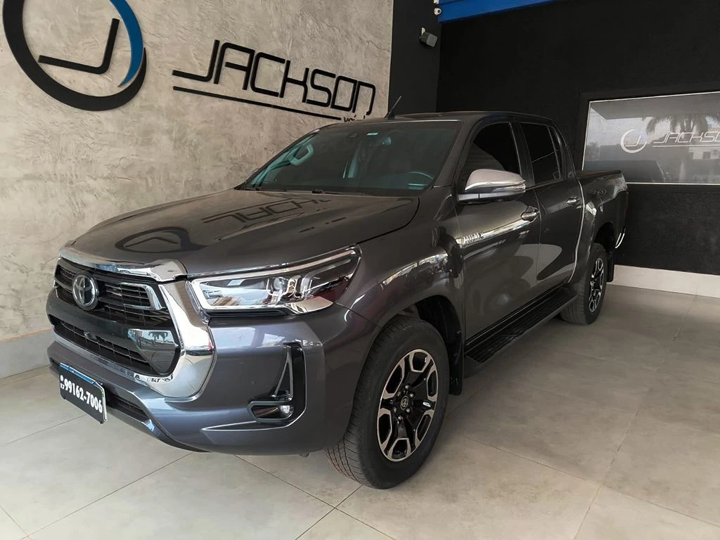 TOYOTA HILUX