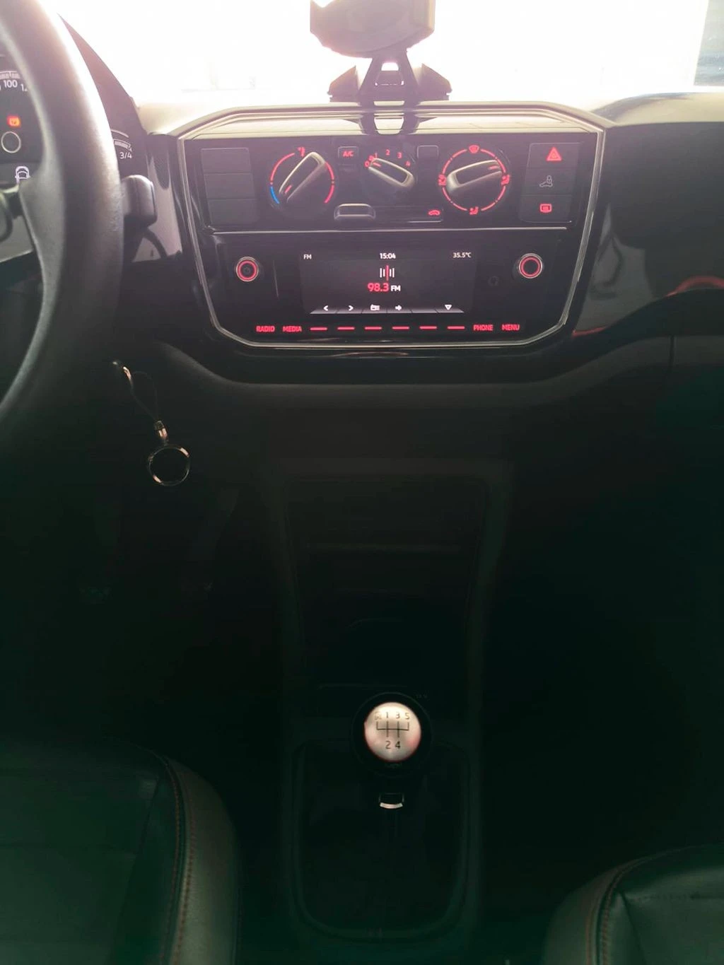 VOLKSWAGEN UP