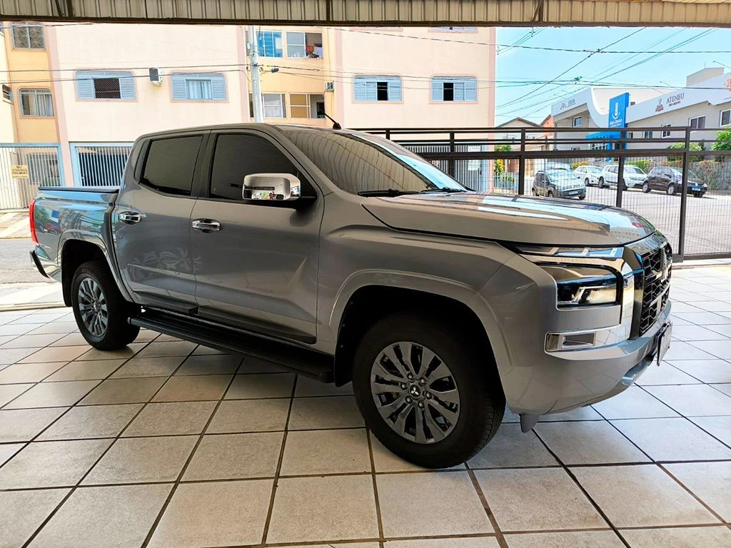MITSUBISHI L200 TRITON