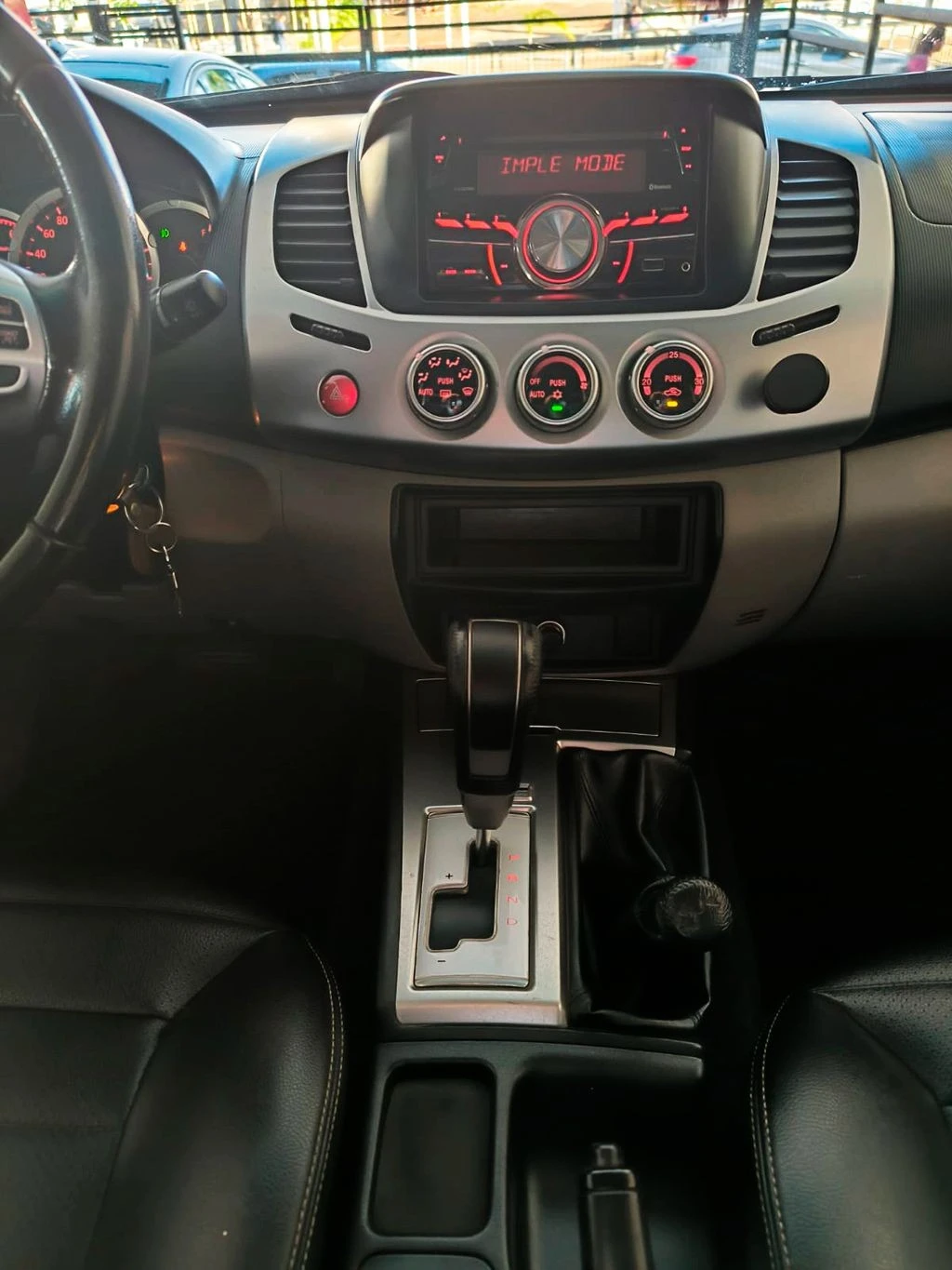 MITSUBISHI L200 OUTDOOR