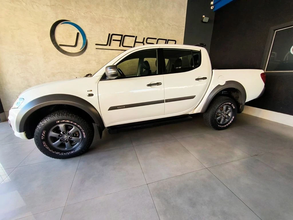 MITSUBISHI L200 OUTDOOR