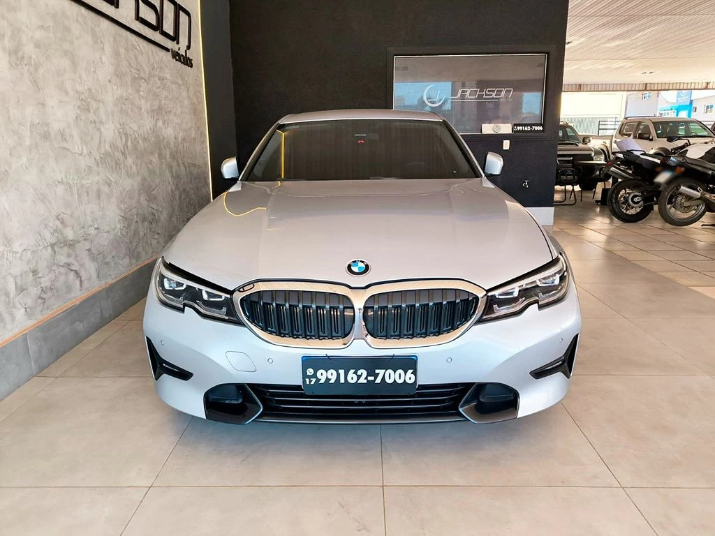 BMW 320i