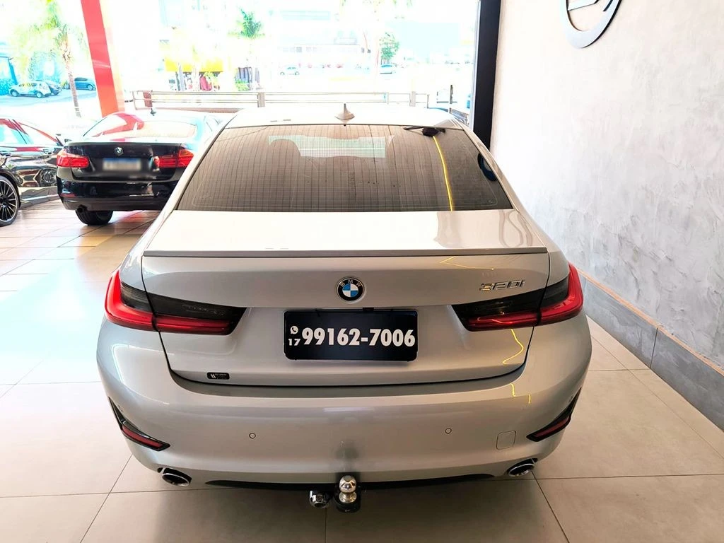 BMW 320i