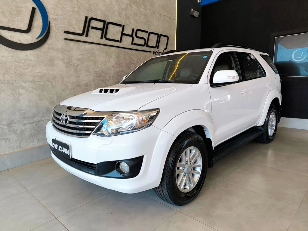 TOYOTA HILUX SW4
