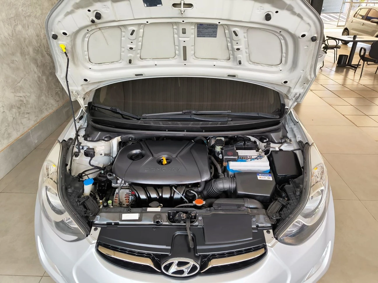 HYUNDAI ELANTRA