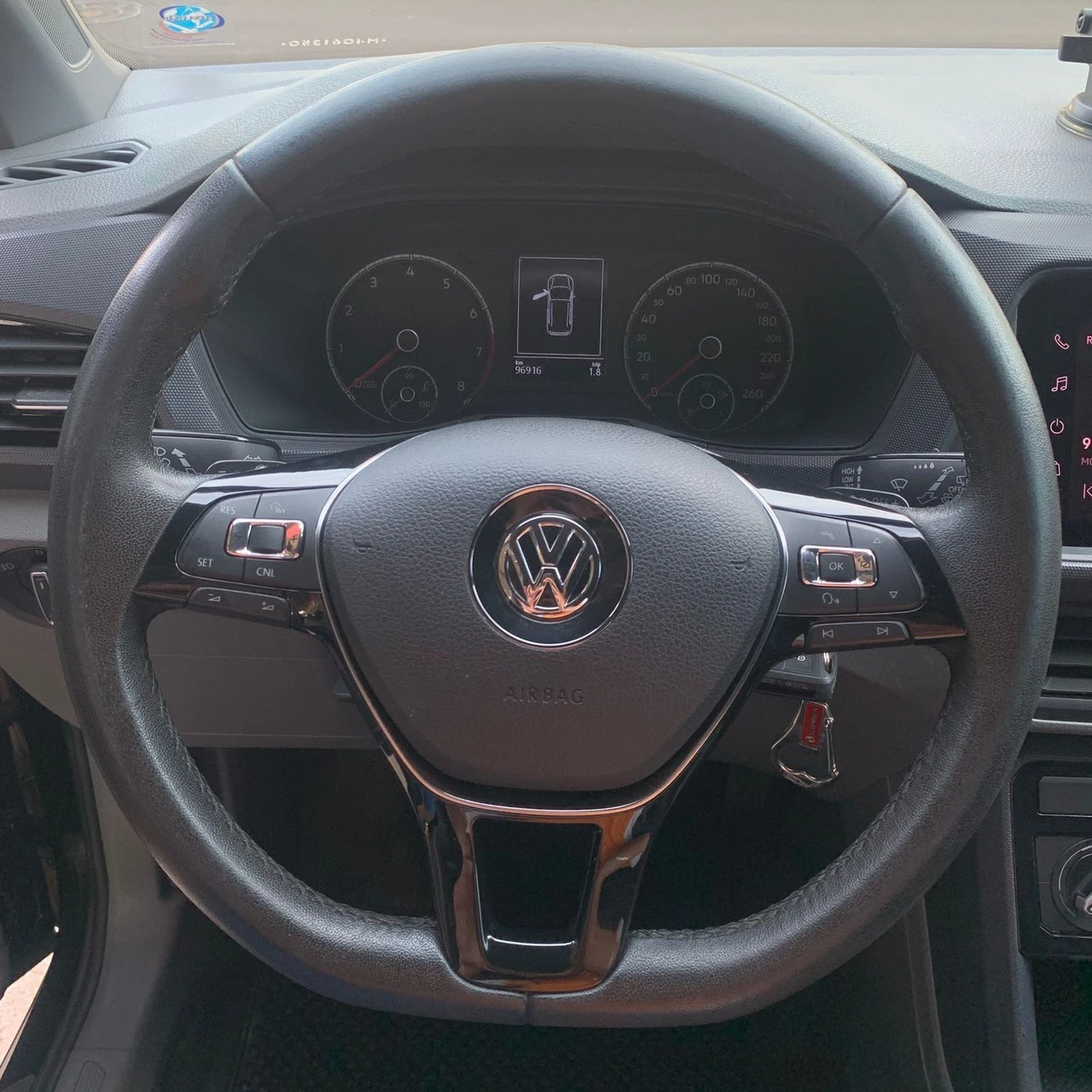 VOLKSWAGEN T-CROSS