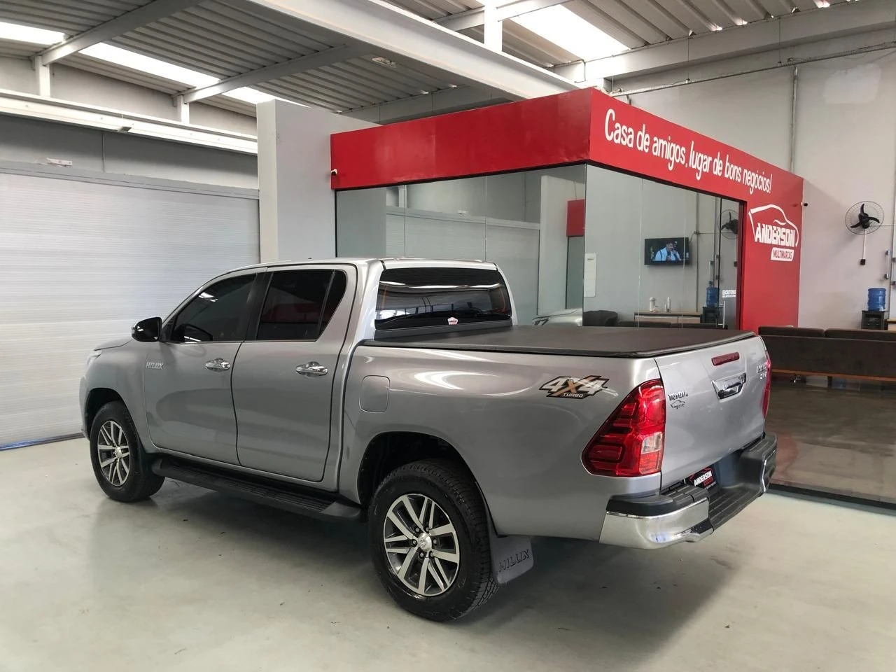 TOYOTA HILUX