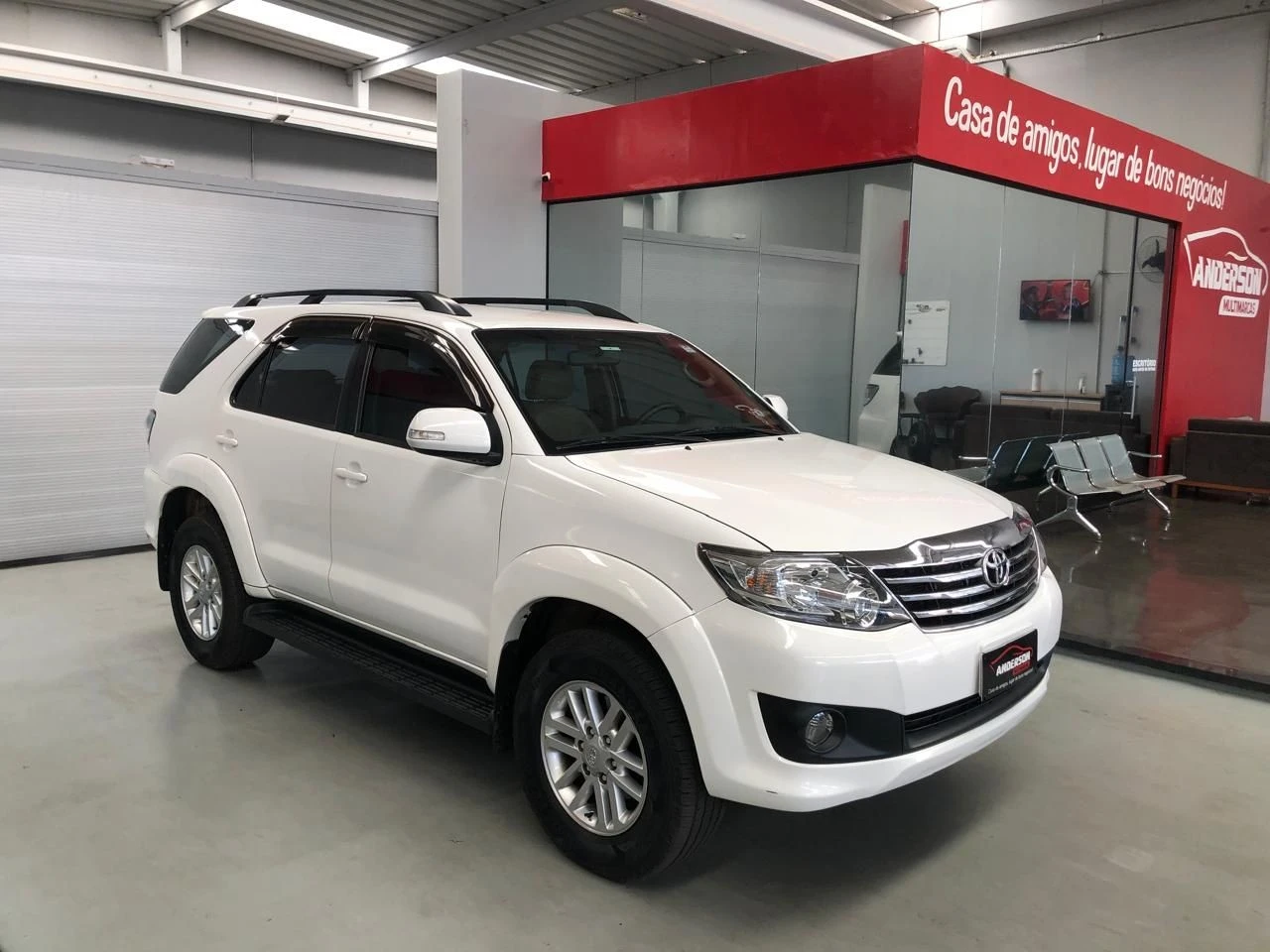 TOYOTA HILUX SW4