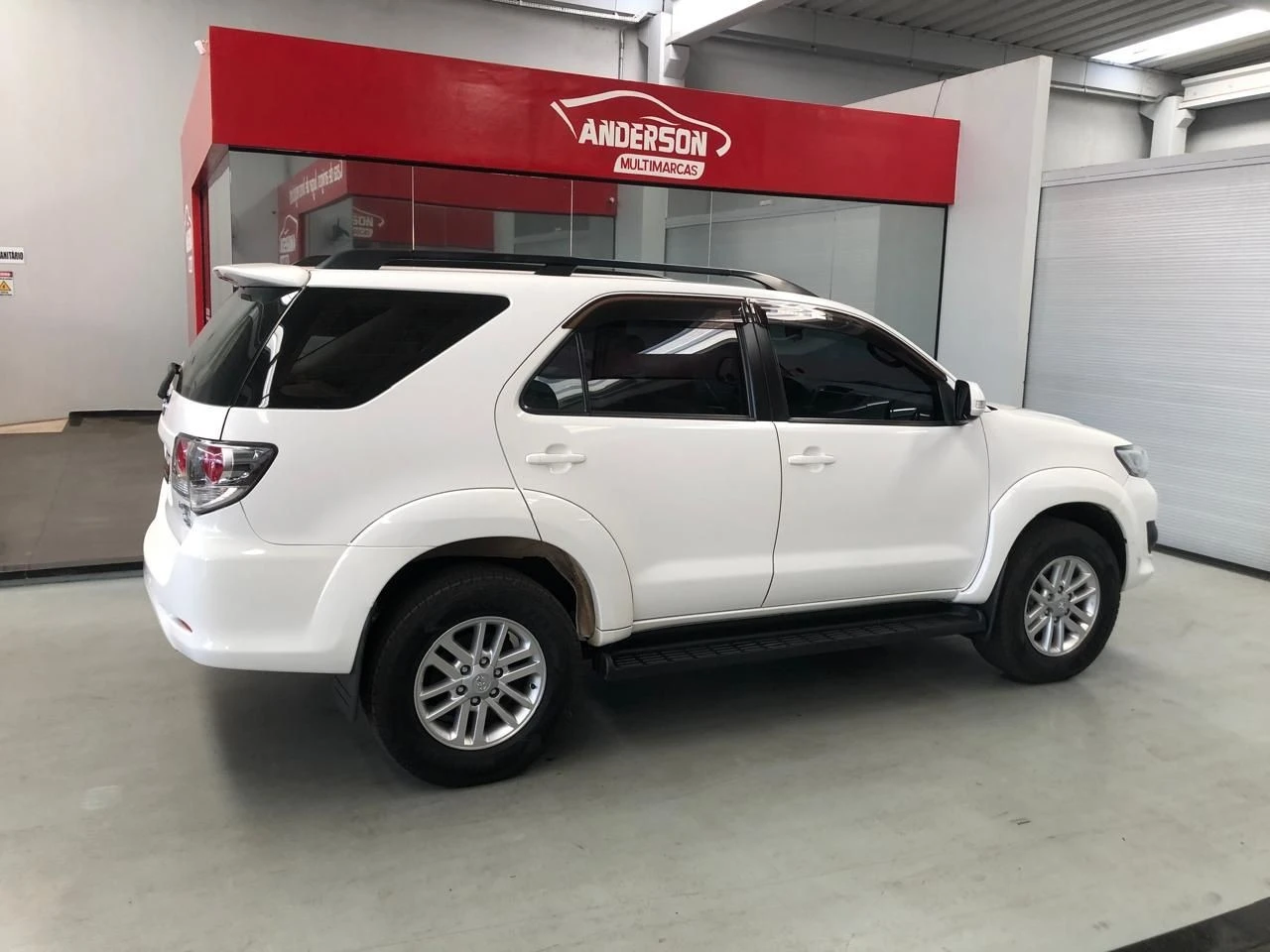 TOYOTA HILUX SW4