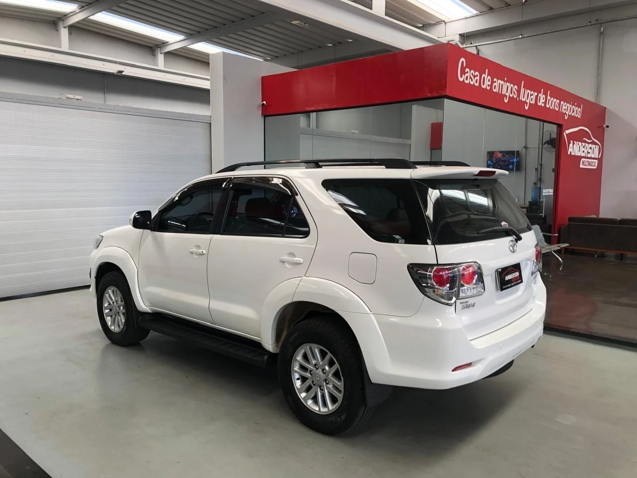 TOYOTA HILUX SW4