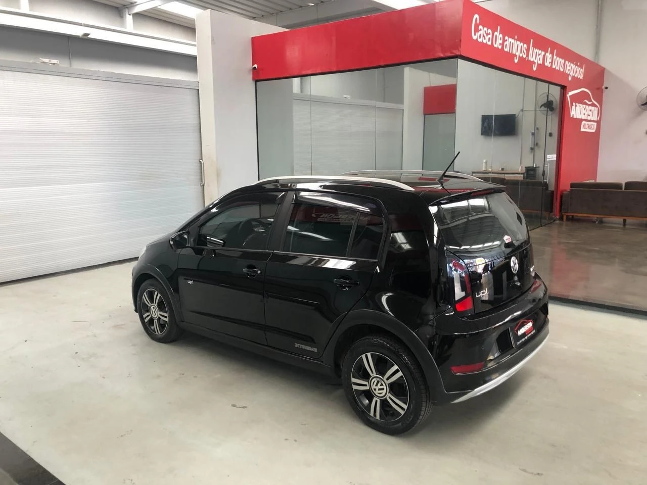 VOLKSWAGEN UP