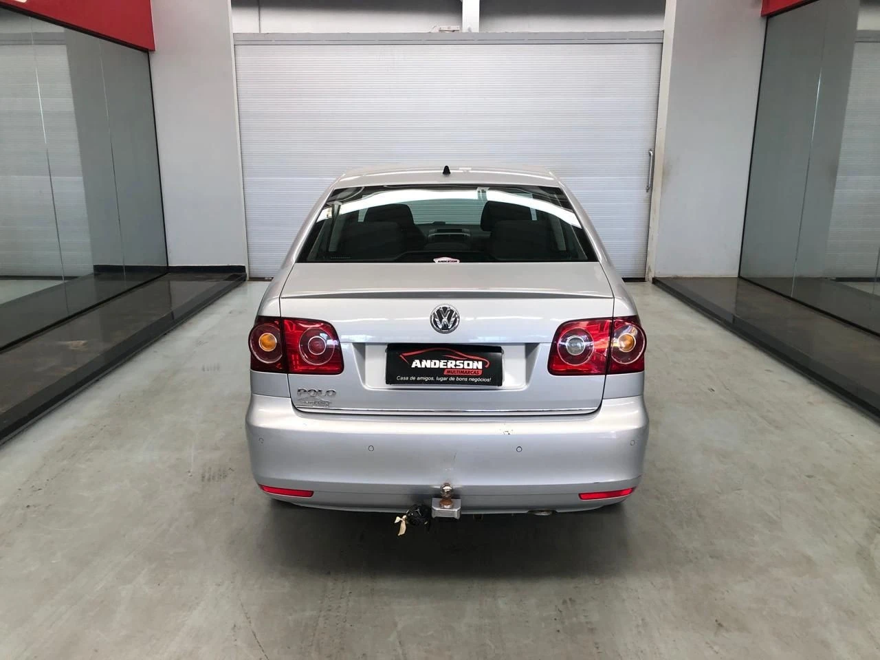 VOLKSWAGEN POLO SEDAN