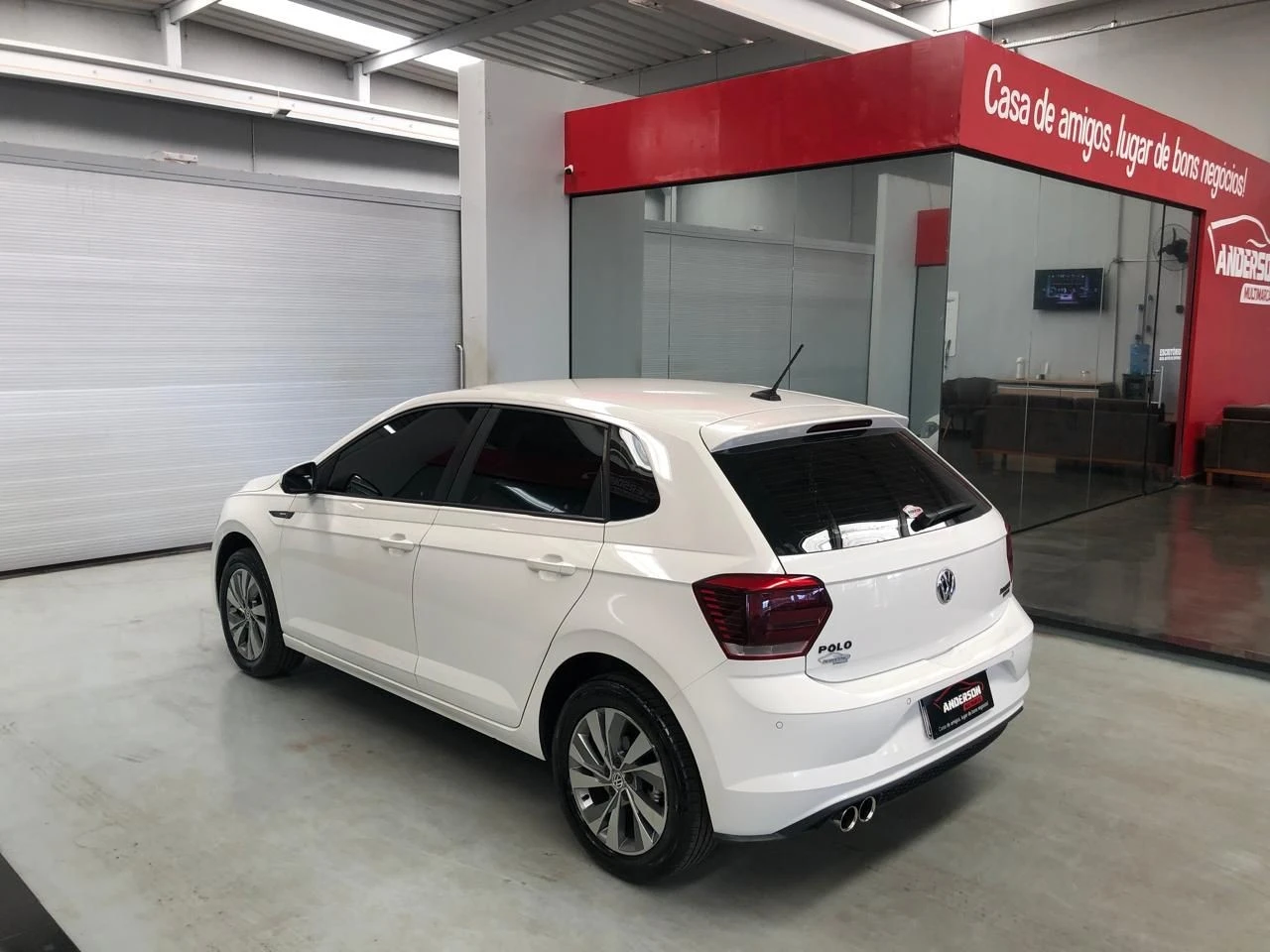 VOLKSWAGEN POLO