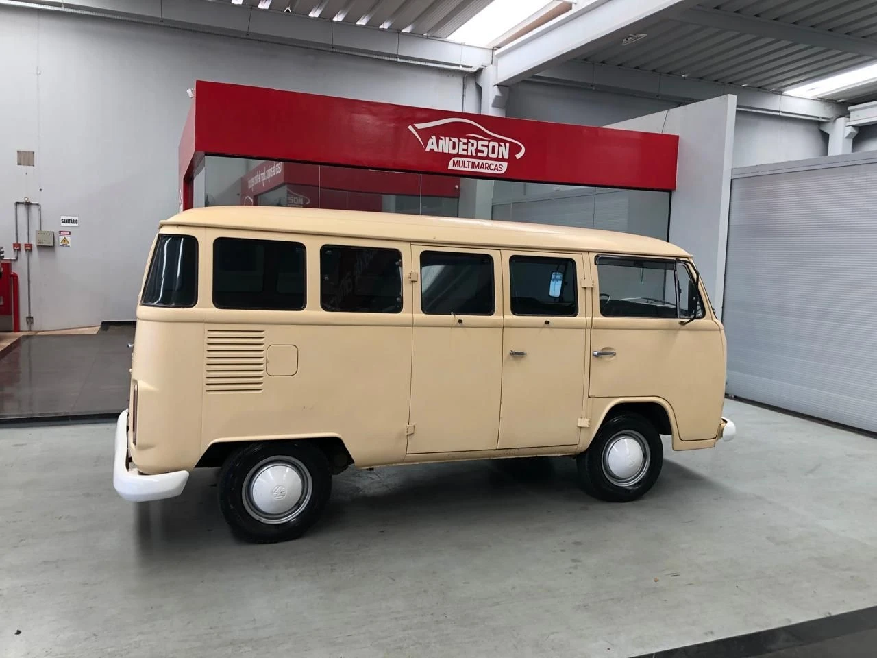VOLKSWAGEN KOMBI