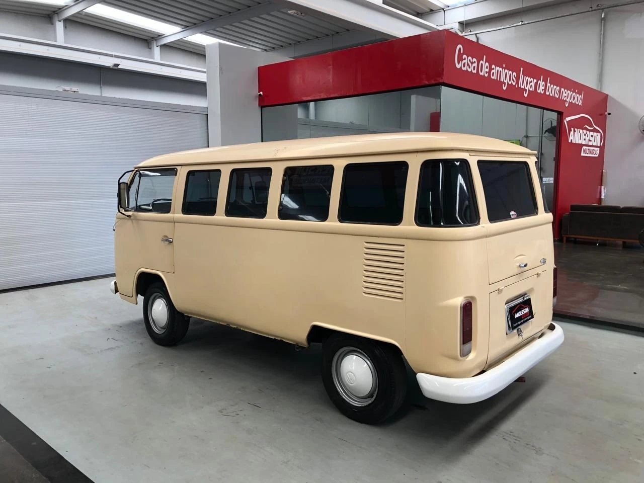 VOLKSWAGEN KOMBI
