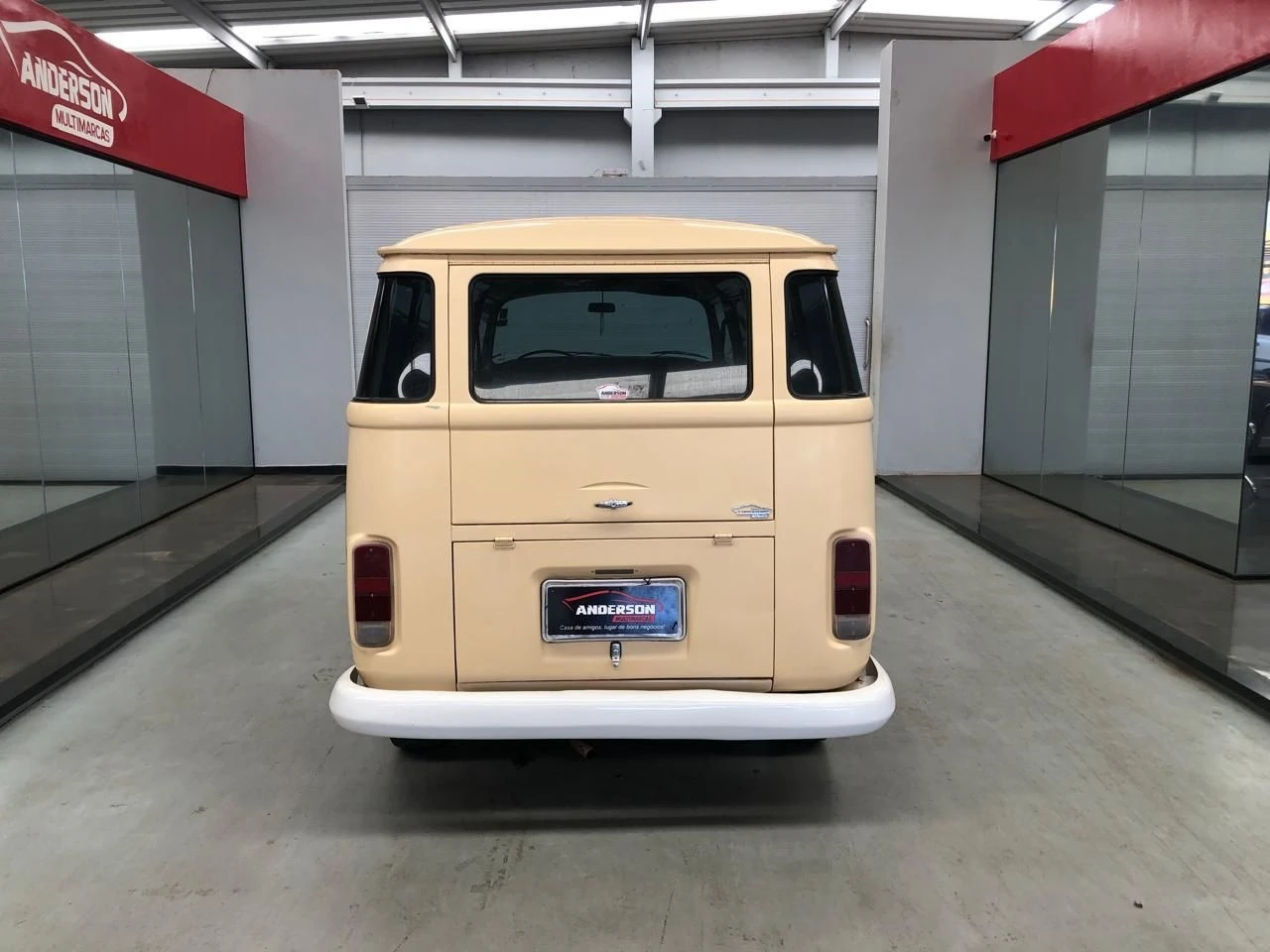 VOLKSWAGEN KOMBI