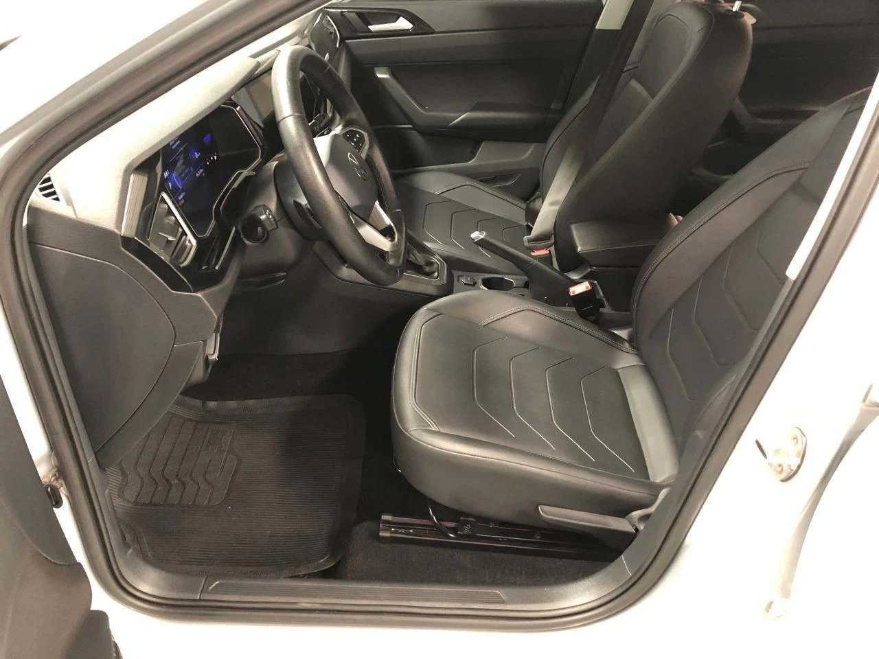 VOLKSWAGEN VIRTUS