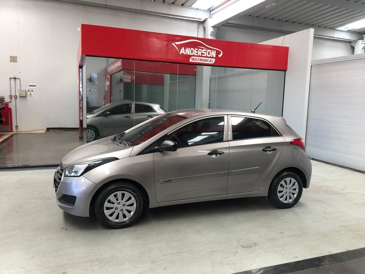 HYUNDAI HB20