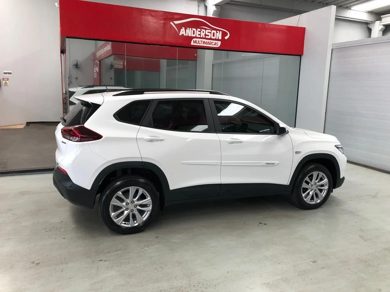 CHEVROLET TRACKER