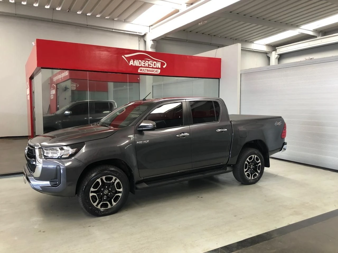TOYOTA HILUX