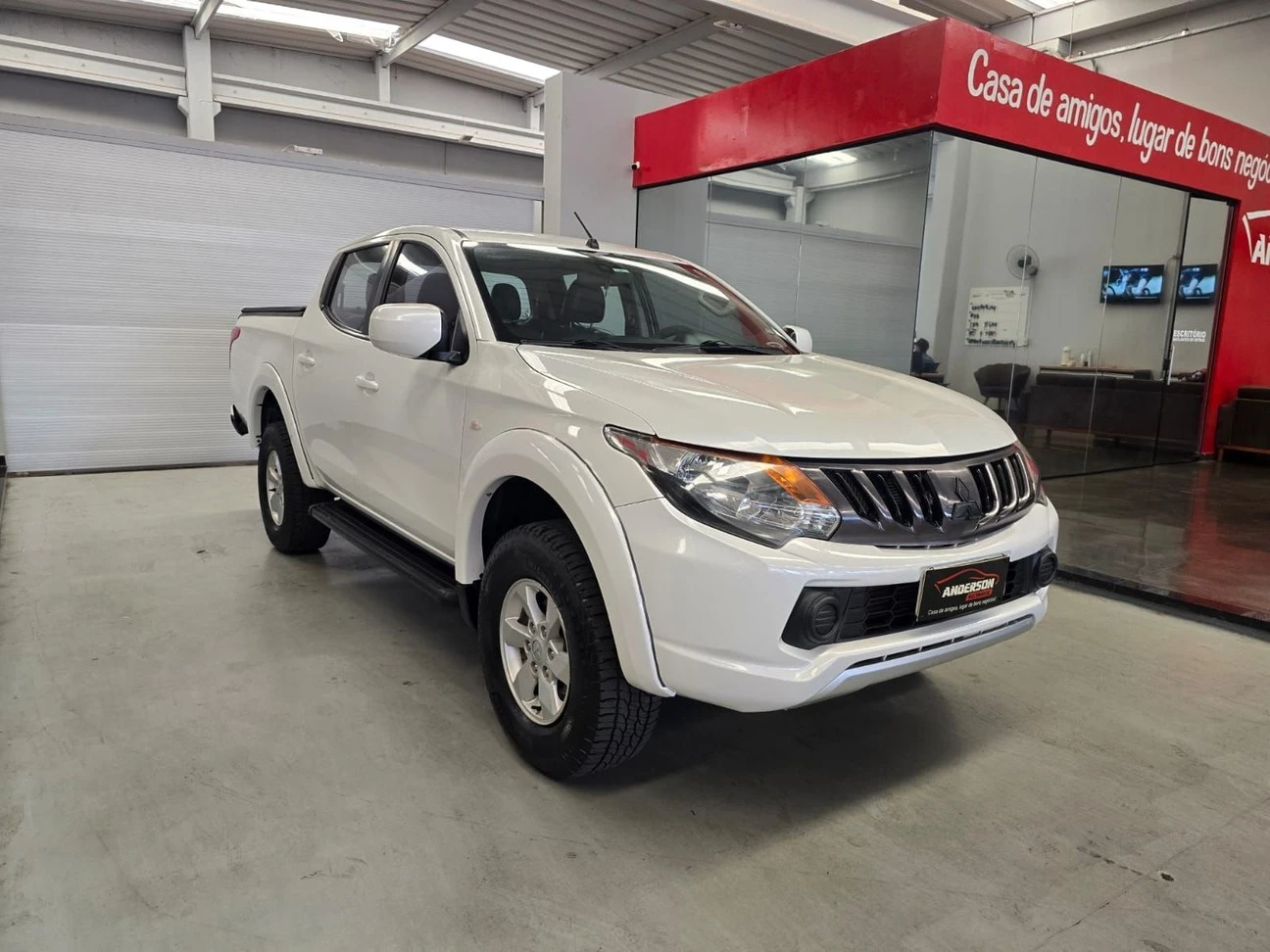 MITSUBISHI L200 TRITON