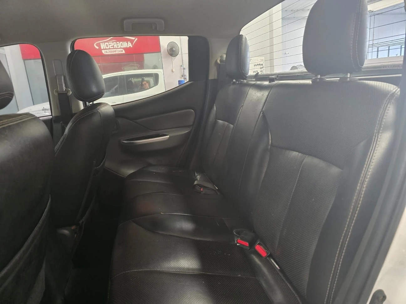 MITSUBISHI L200 TRITON