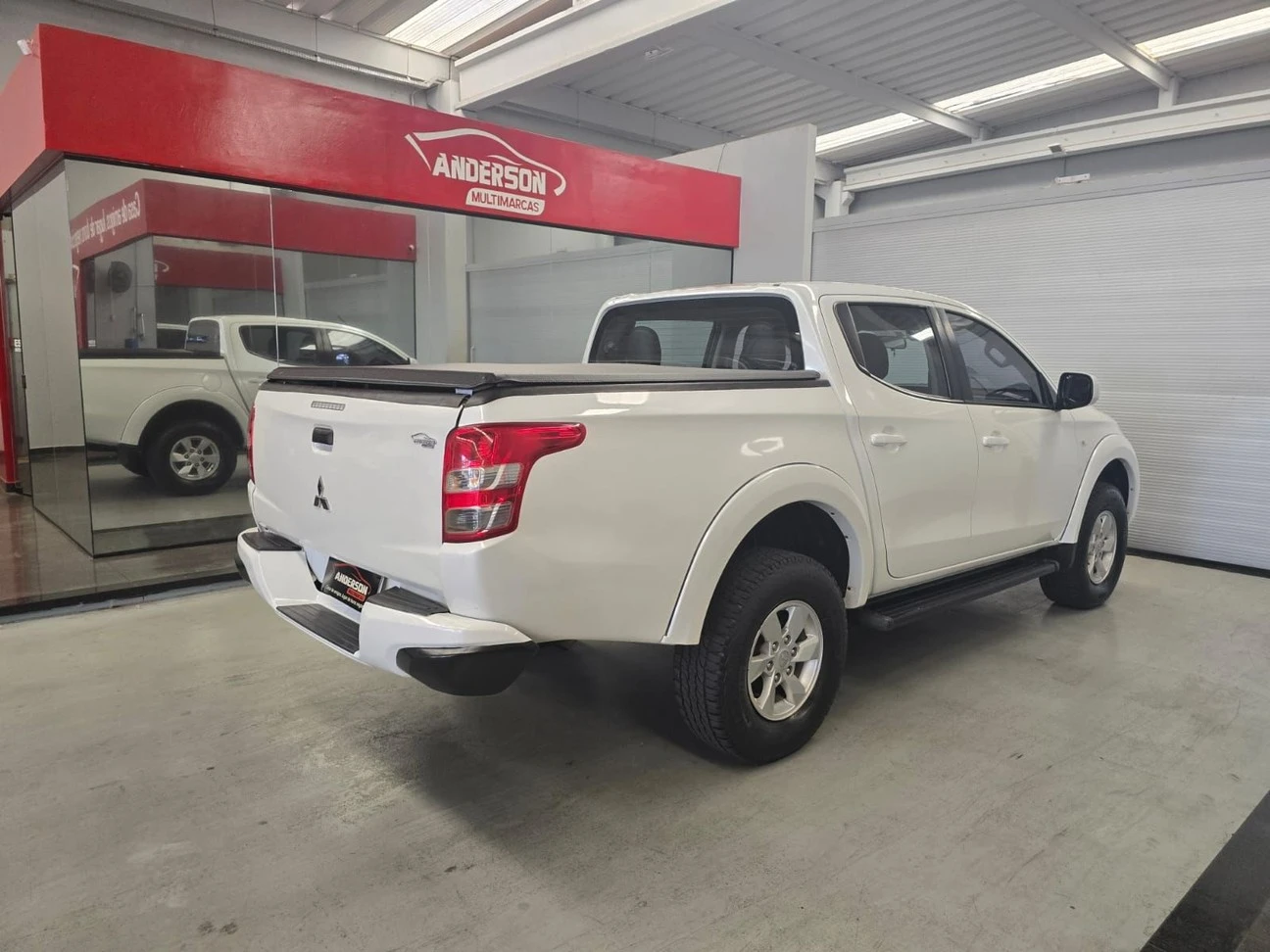 MITSUBISHI L200 TRITON