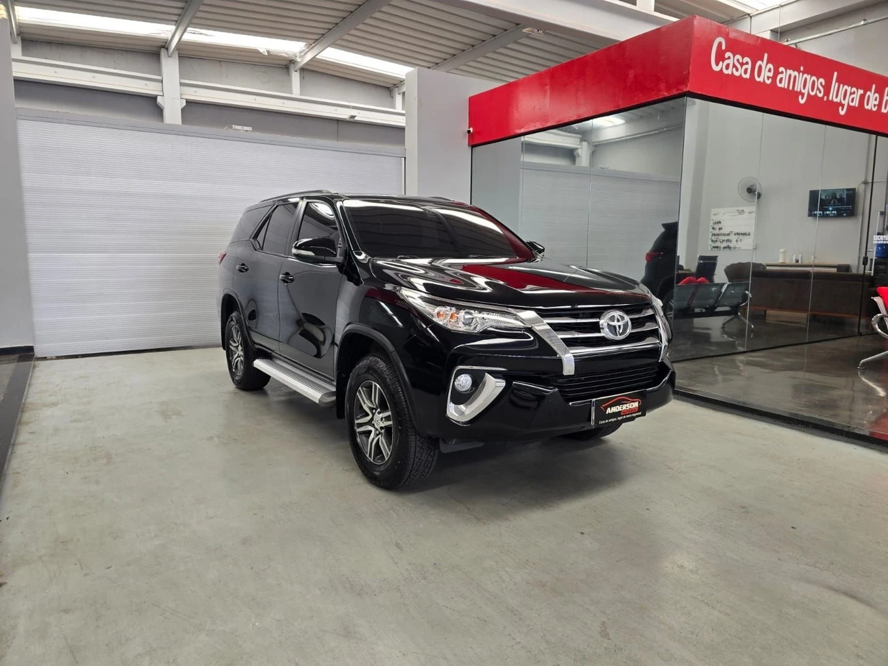 TOYOTA HILUX SW4