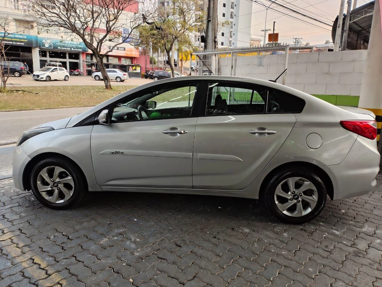 HYUNDAI HB20S