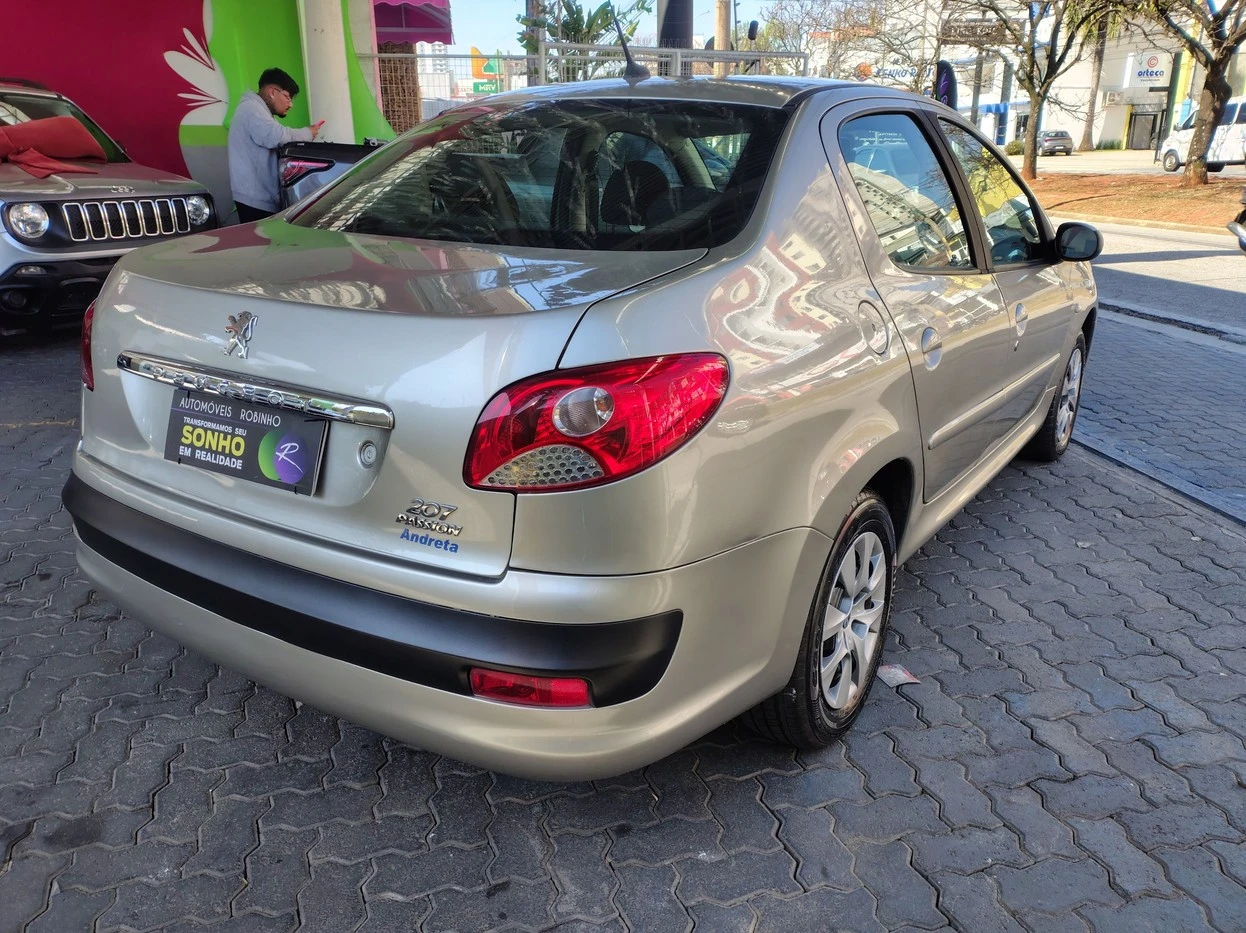 PEUGEOT 207