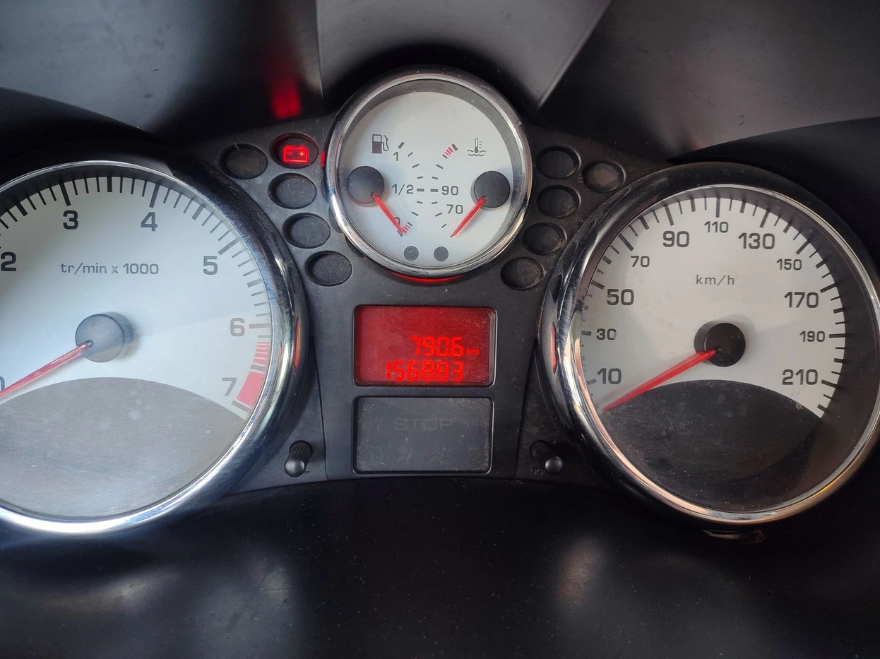 PEUGEOT 207