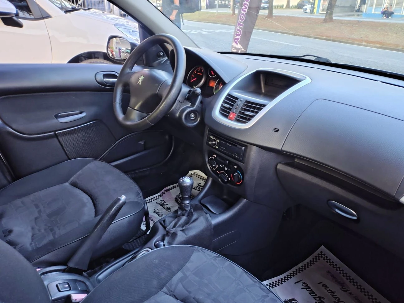 PEUGEOT 207